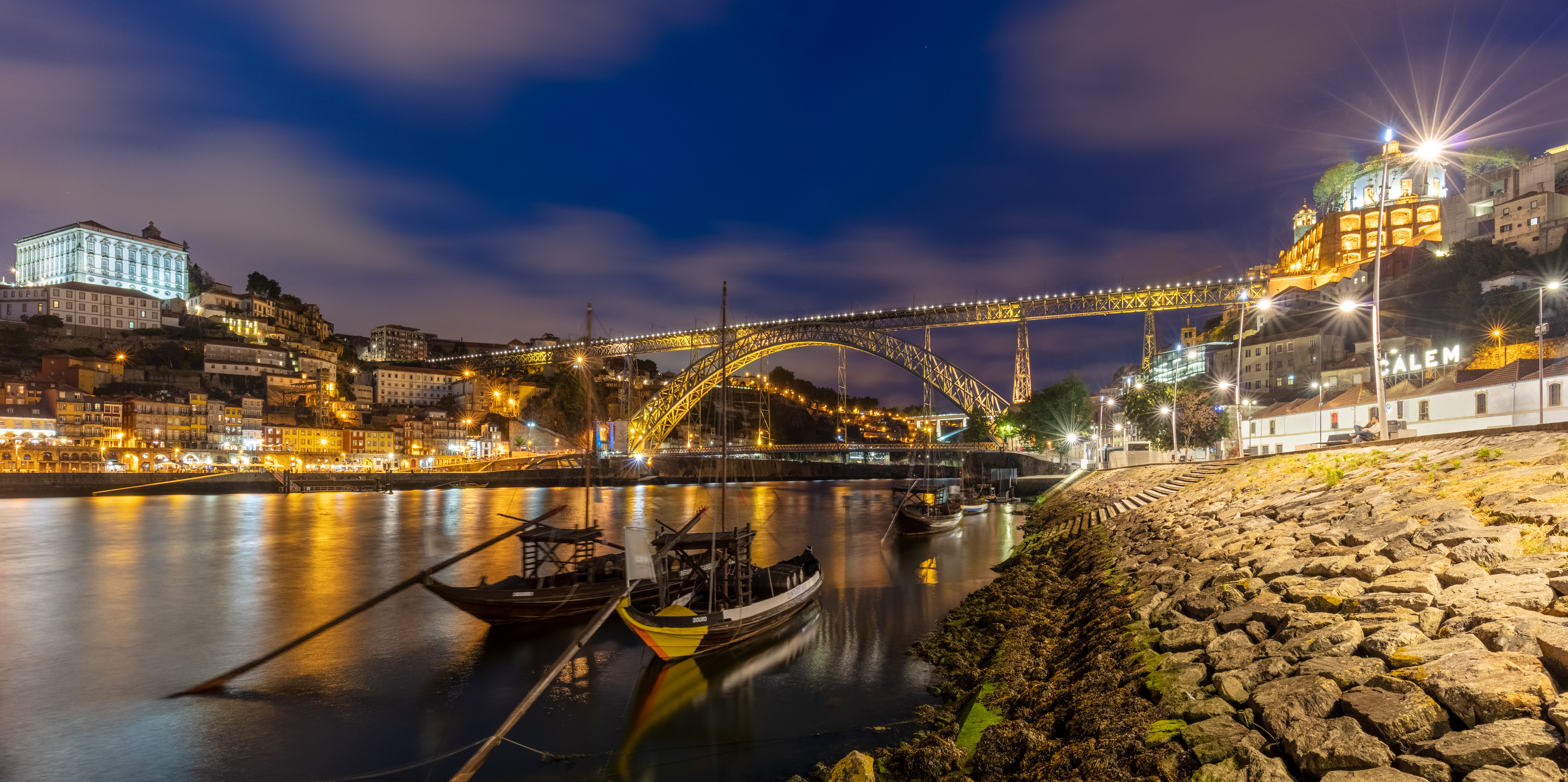 View during theblue hourof theDom Luís I Bridgeand the city ofPorto, Portugal. The bridge, built between 1881 and 1886 spans theDouro Riverto connect Porto withVila Nova de Gaia.